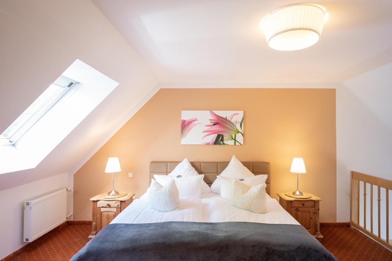 Seehotel Lindenhof Lychen Buitenkant foto