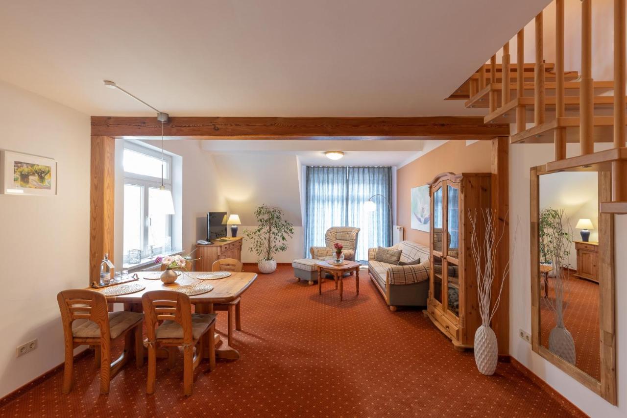 Seehotel Lindenhof Lychen Buitenkant foto