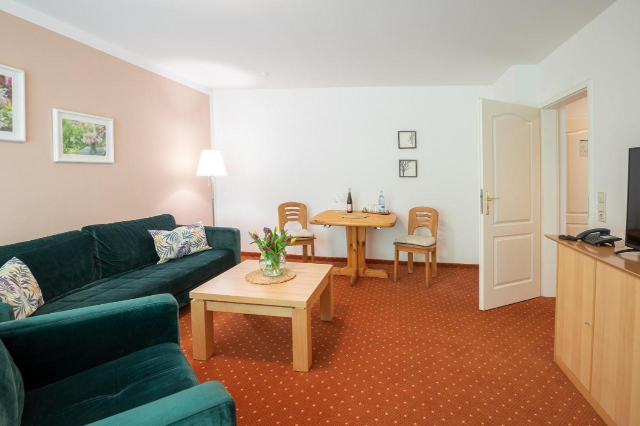 Seehotel Lindenhof Lychen Buitenkant foto