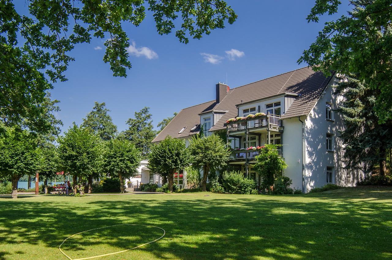 Seehotel Lindenhof Lychen Buitenkant foto