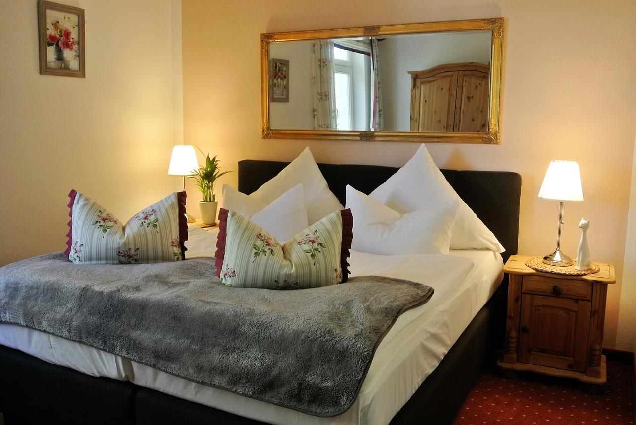 Seehotel Lindenhof Lychen Buitenkant foto
