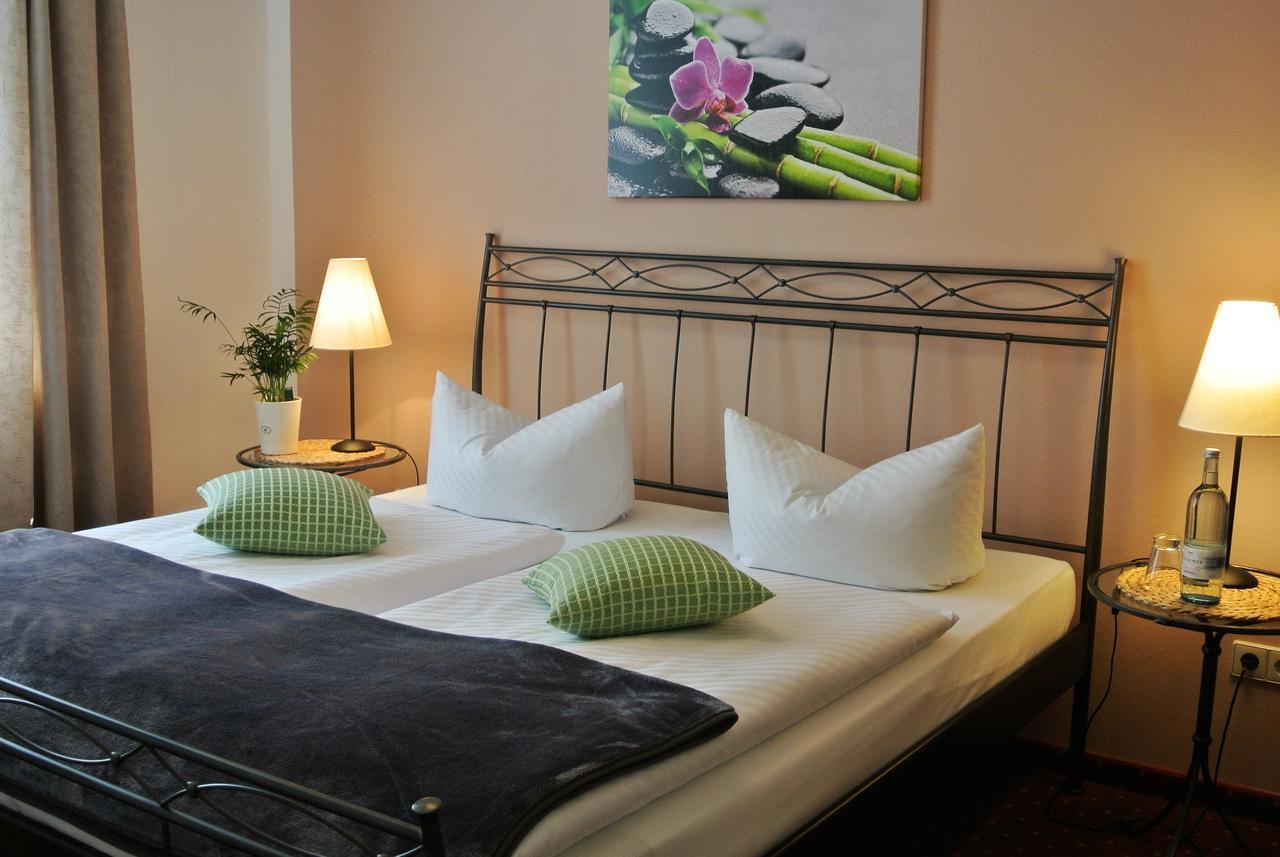 Seehotel Lindenhof Lychen Buitenkant foto