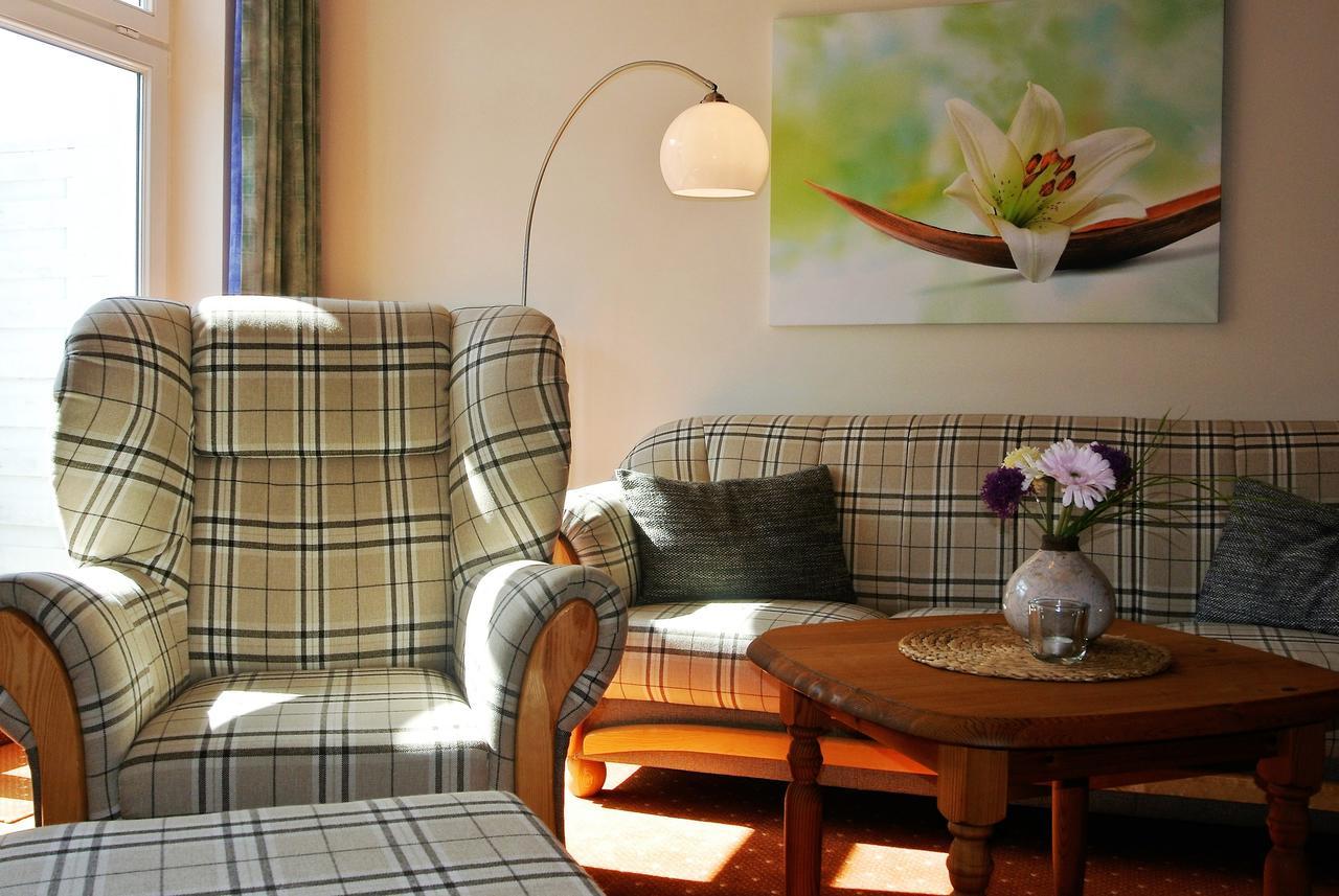 Seehotel Lindenhof Lychen Buitenkant foto